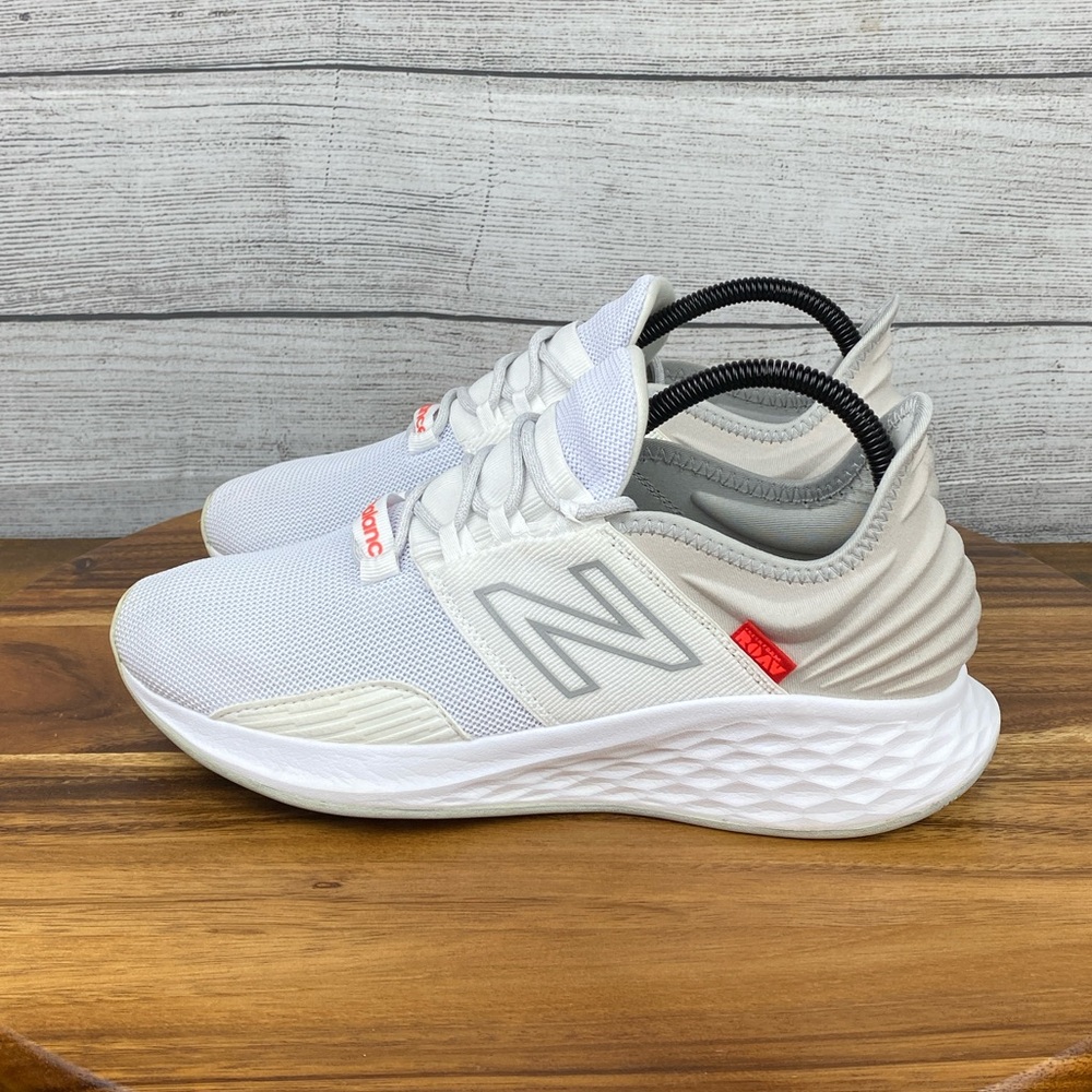 New Balance Fresh Foam Roav White Red Shoes Men’s Size 8 / Women’s Size 9.5